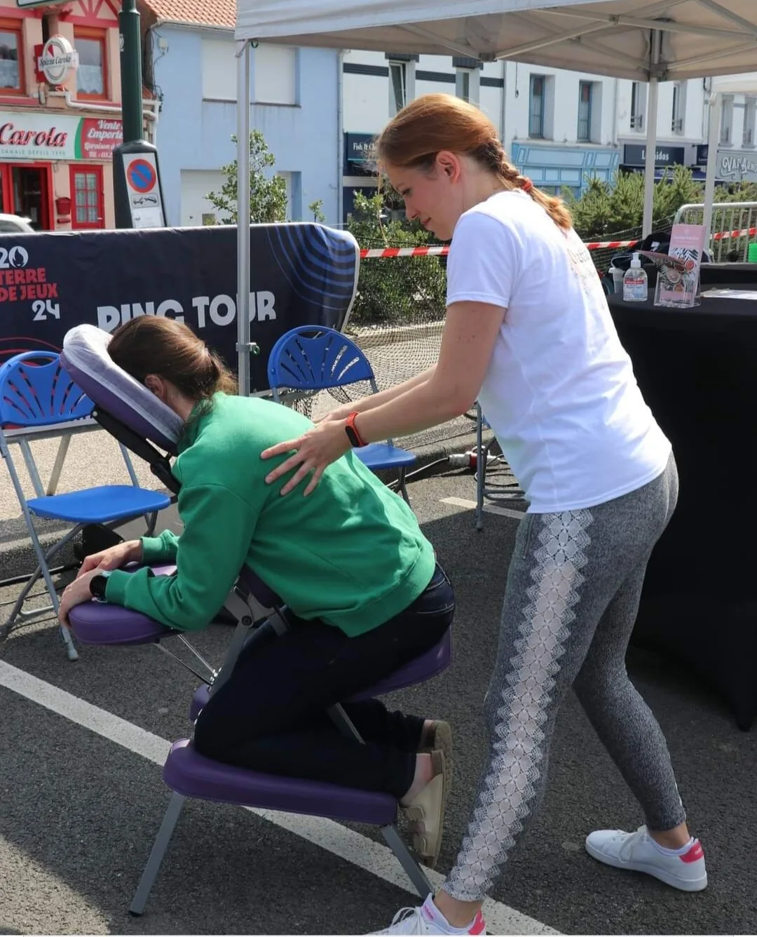 Massage Amma sur siège ergonomique lors d'un événement